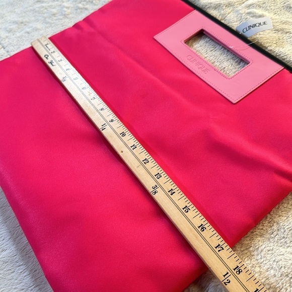 Clinique Limited Edition Hot Pink Shopper Tote Bag Cut Out Handles NEW - Picture 7 of 10